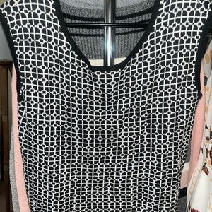 Black and White Geometric Knit Top